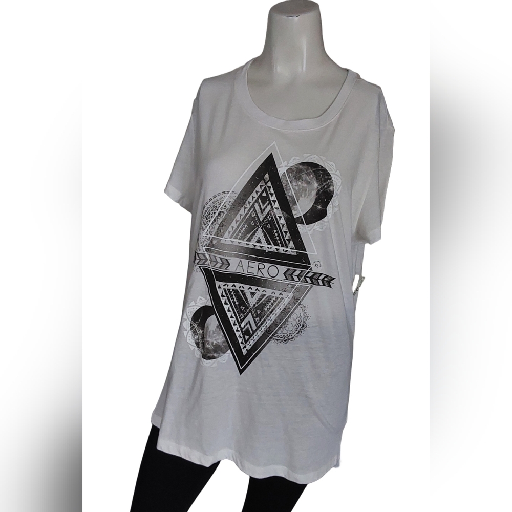 Aeropostal White Graphic Women's Top